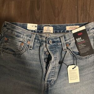 Levi's 501 Cropped Women’s Selvedge Jeans - Light Blue Denim Color-What Time.